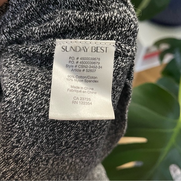 Aritzia Sunday Best Cropped Turtleneck Sweater- size M - Picture 2 of 3